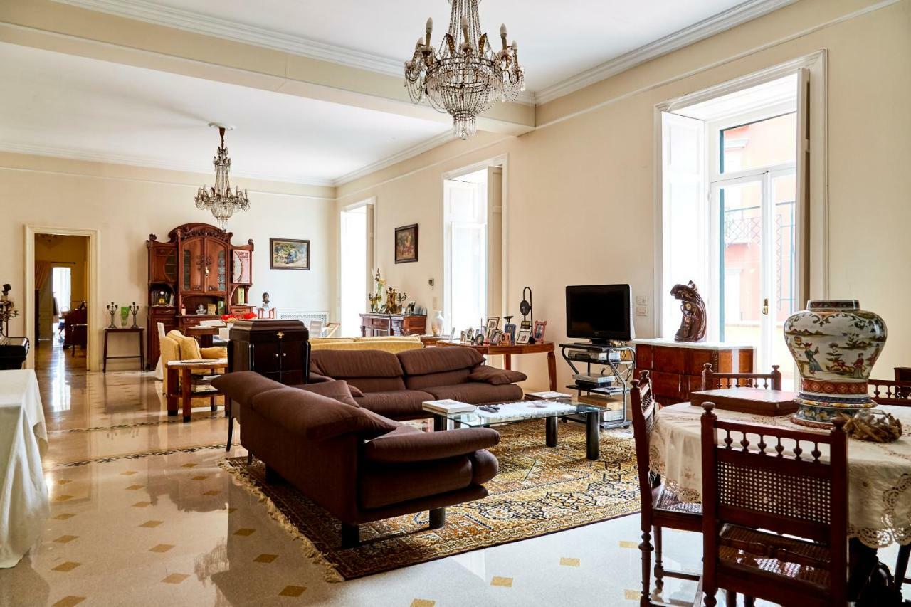 Suite Klimt P.zza Amedeo Napels Buitenkant foto