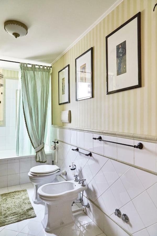 Suite Klimt P.zza Amedeo Napels Buitenkant foto